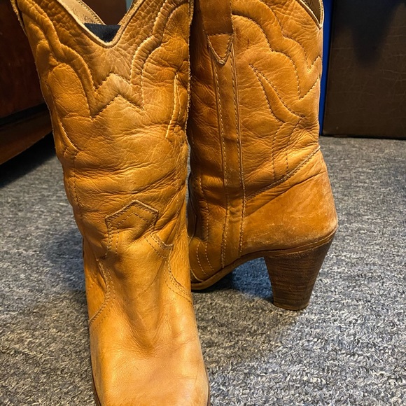 Vintage Manelli leather boot. - Picture 3 of 5